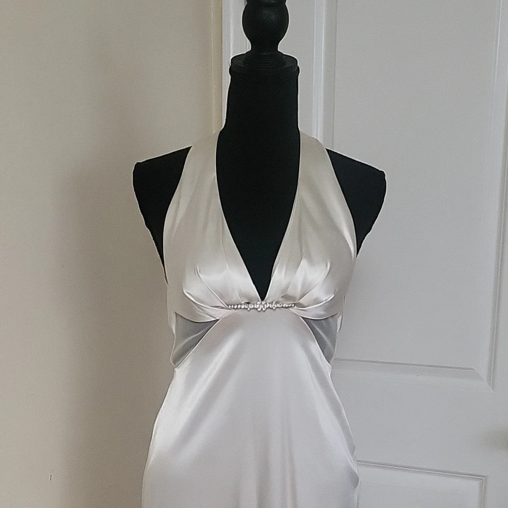 Dave & Johnny Elegant Ivory EUC Satin Wedding Backless Gown - Picture 4 of 17